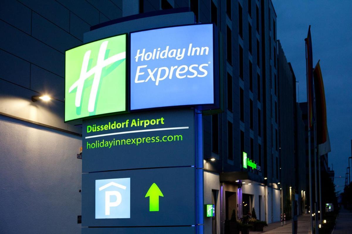 Holiday Inn Express - Dusseldorf Airport Bagian luar foto